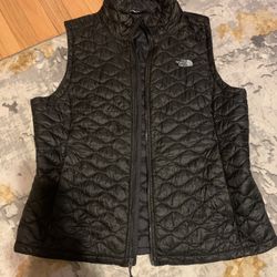 Northface Women’s Thermoball Vest