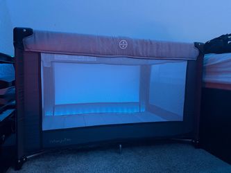 Dream on me playard/crib