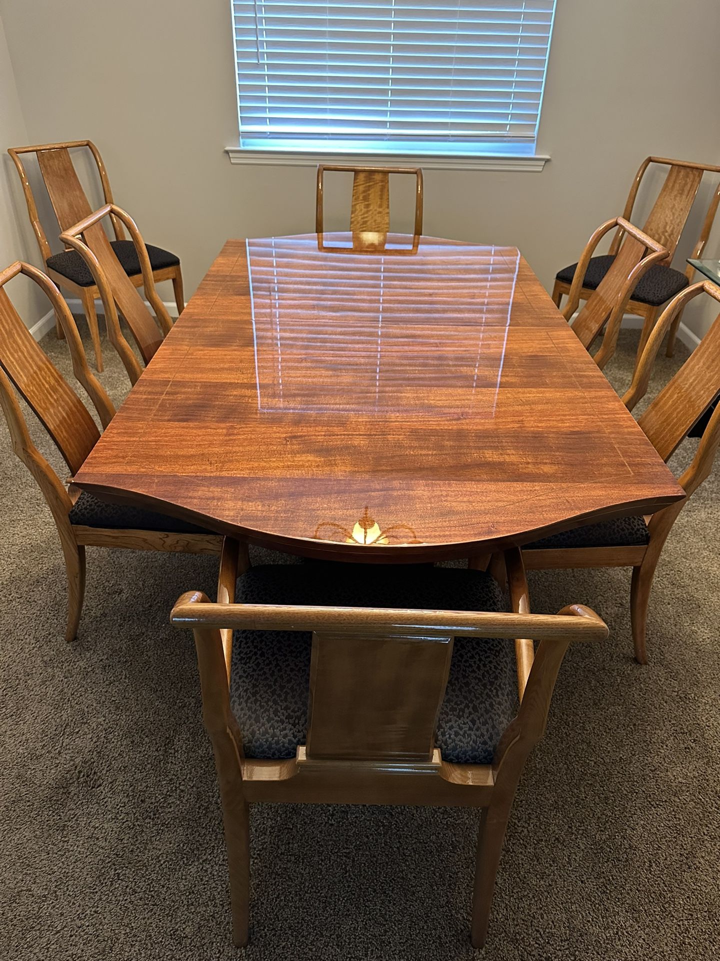 Henredon Dining Table And 8 Chairs