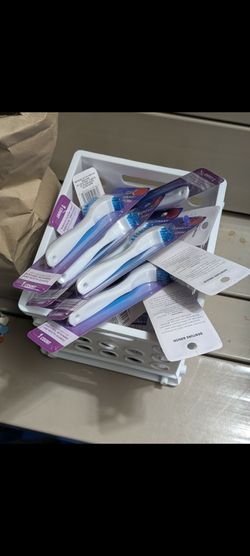 Denture brushes
