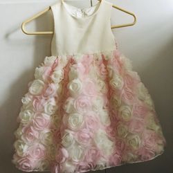 Vestido de niña de 4 años solo una puesta, en perfectas condiciones