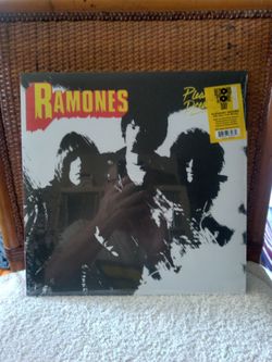 RAMONES - Pleasant Dreams - The New York Mixes. On Yellow colored vinyl. New Sealed