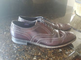 Men's florshein wingtip dress shoes size 11