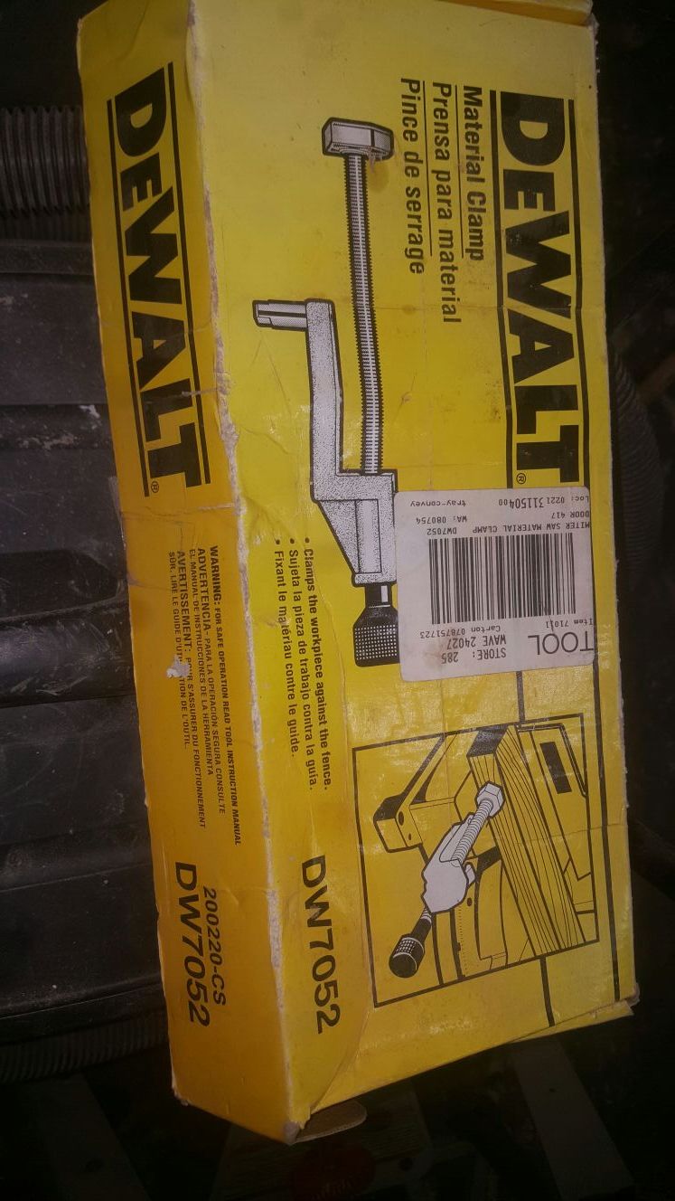 Dewalt Material Clamp DW7052