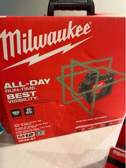 Laser Level and Batteries NEW IN BOX