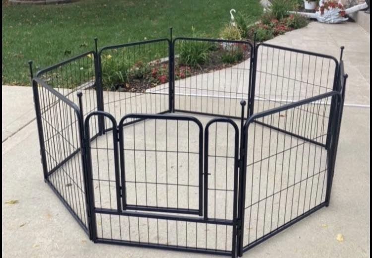 Metal dog pen (2x2 each panel )