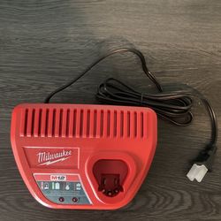 Milwaukee M12 Battery Charger 