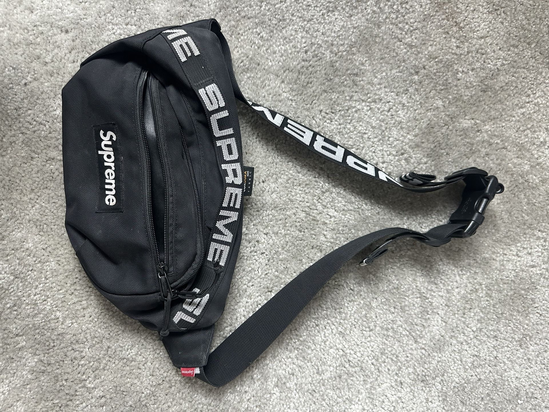 Supreme Fanny Pack Black