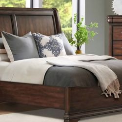 cherry brown queen sleigh bed 