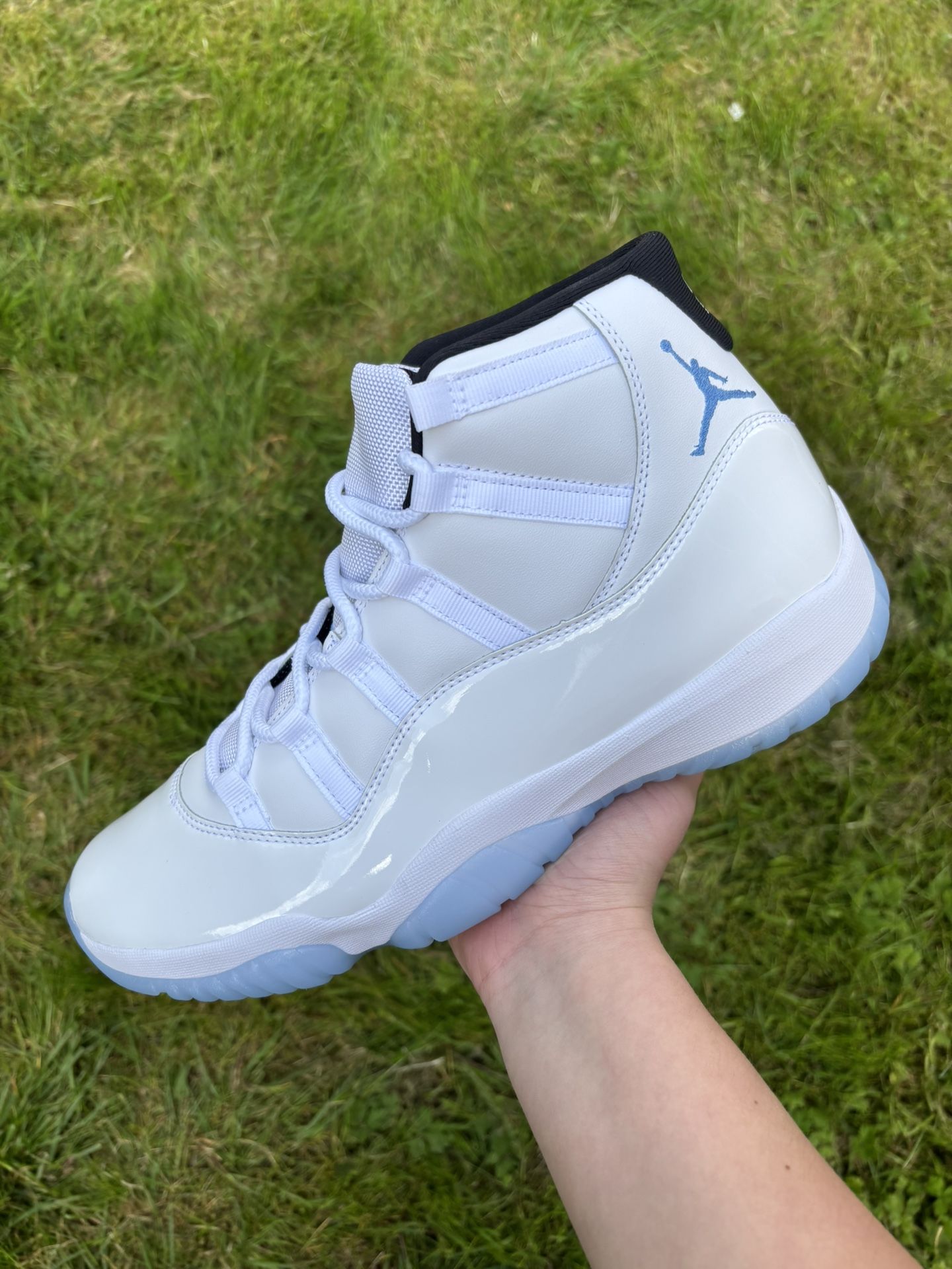 Jordan 11 Legend Blue 2024