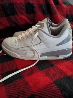 Jordan 2/3 white size:8 1/2 mens