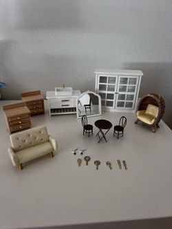 Dollhouse mini furniture