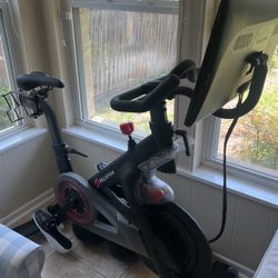Peloton Bike (Model PLTN-RB1VQ) - Barely Used, Like New