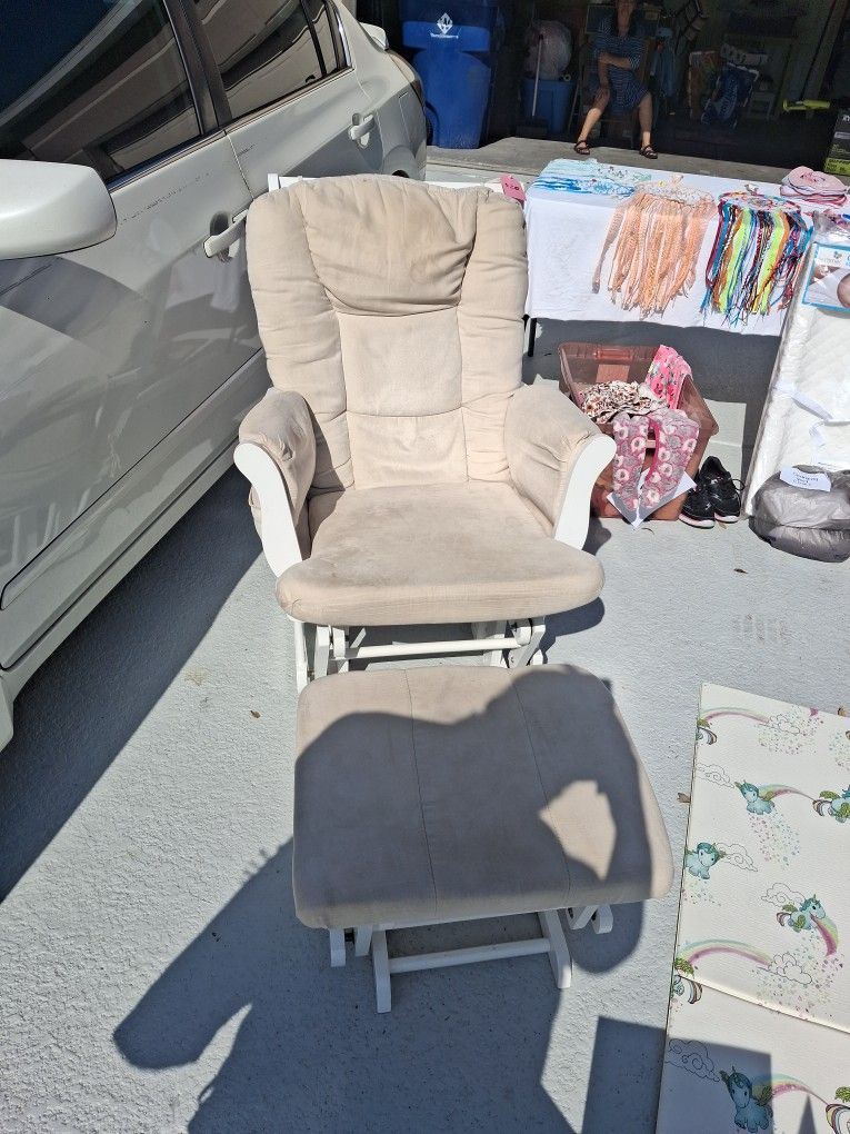 Easy Glider Rocker W/ Ottoman