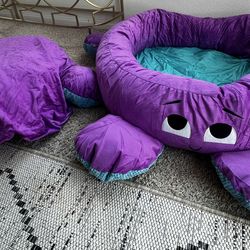 New Large Washable Dog bed with 2 matching pillows