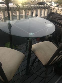 Round Table With 2 Chairs
