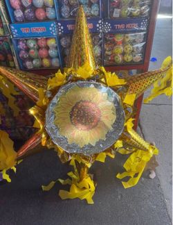 Sunflower 3D STAR Pinata