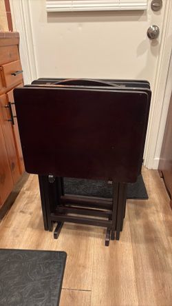 Tv dinner table set