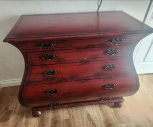 Red chest