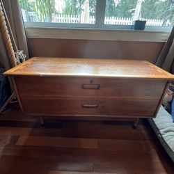 Lane 1965 Vintage Cedar Storage Chest