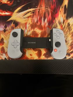 Backbone BB-02-W-SW One PlayStation Edition Lightning Mobile Gaming Controller