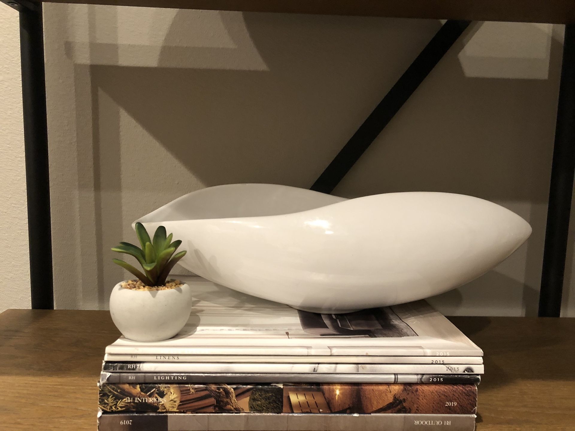 White Decorative / kitchen bowl.