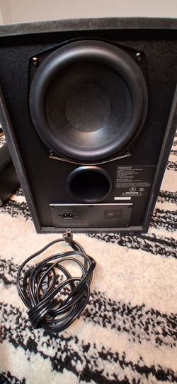 Insignia NS-SBAR21F20 2.1 speaker-Channel Soundbar with Wireless Subwoofer