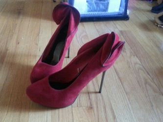 Beautiful. .red heels..wore once