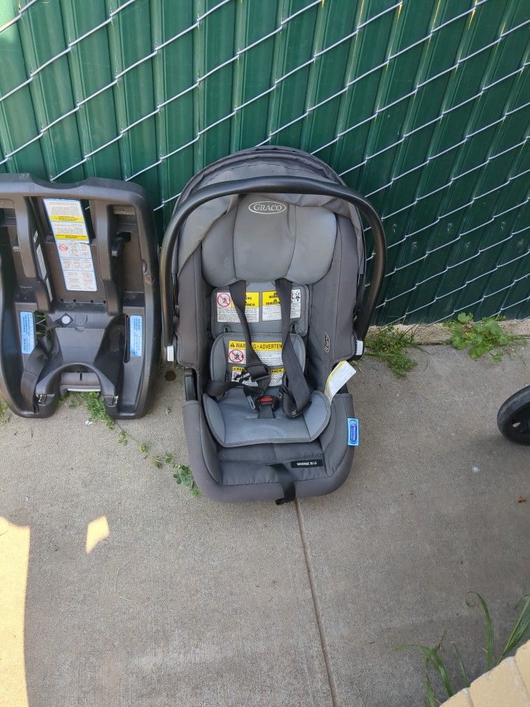 Infant Graco Carseat