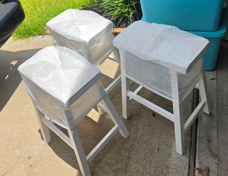 3 Bar stool