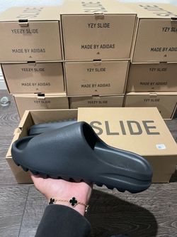 Yeezy Slide “Onyx”