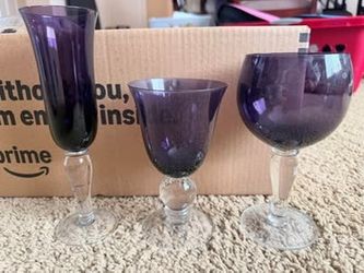 Purple Wine//Champagne Glasses/Goblets - 22 pieces