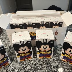 Authentic PopMart Mickey Family Cute Together Vinyl Pendant 