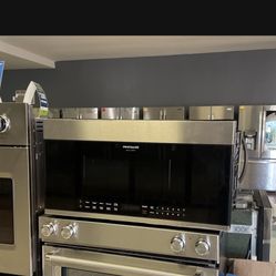 New Frigidaire Gallery Over The Range Microwave‼️‼️