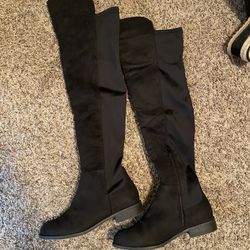 Woman Boots Sz 7 BRAND NEW
