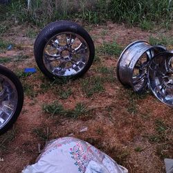 24 inch chrome Shooz Rims 4 of them w one on a like new pirelli P zero tore