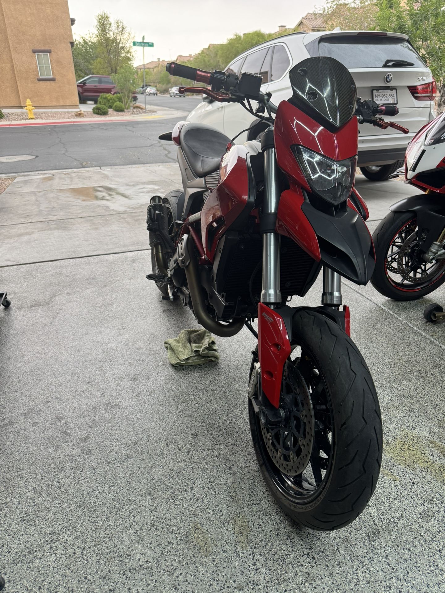 2014 Ducati Hypermotard 