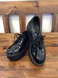 Chunky Black Lace-Up Oxford by Bamboo Size 6