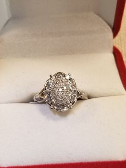 size 6 whit gold 10k 0.25ct diamonds