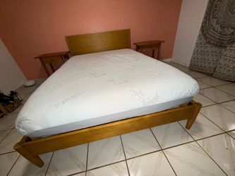 Wooden Bedroom Set with Full-size Bed Frame, Memory Foam Mattress and Two Nightstands