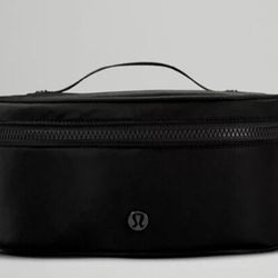 Lululemon black Makeup Bag Tote NWT 