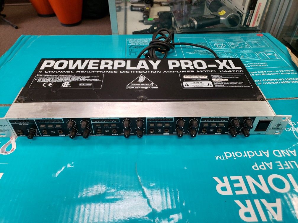 Behringer Powerplay Pro XL HA4700 4 Channel Distribution Amplifier