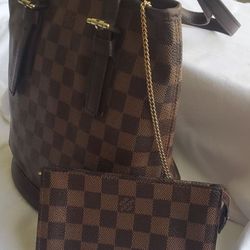 Louis Vuitton (Original) with Cosmetic Bag