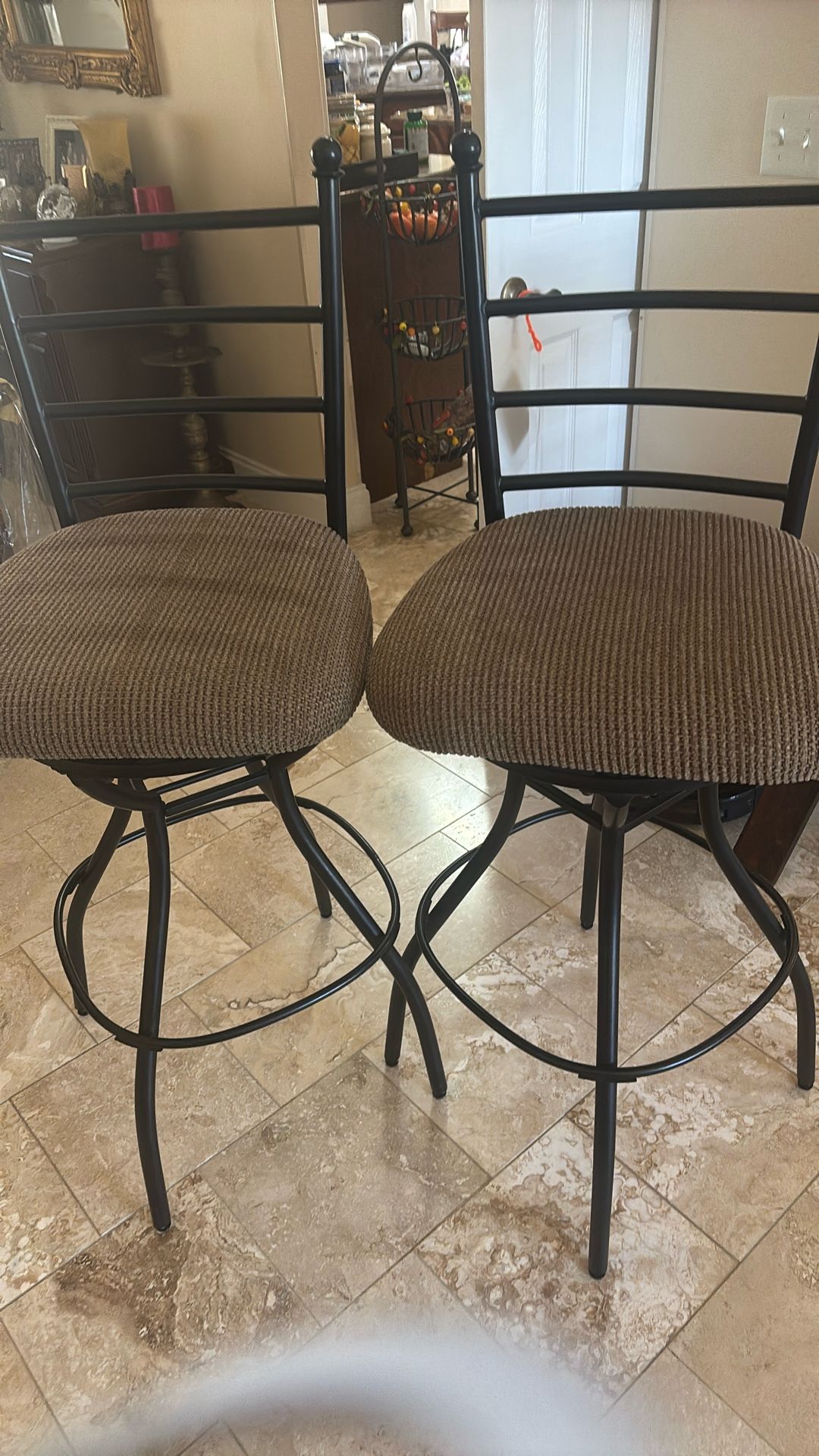 Swivel Bar Stool 34 In