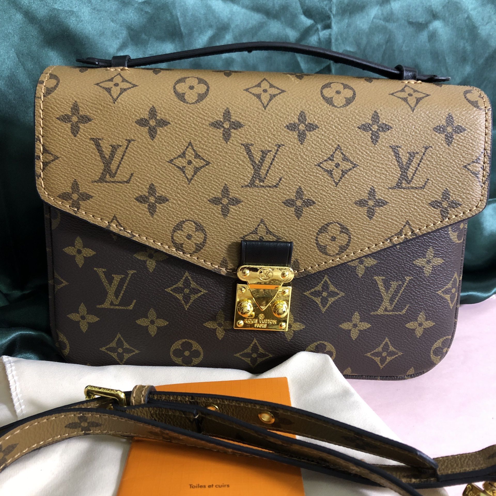 Louis Vuitton brown old flower spell colorful single shoulder
