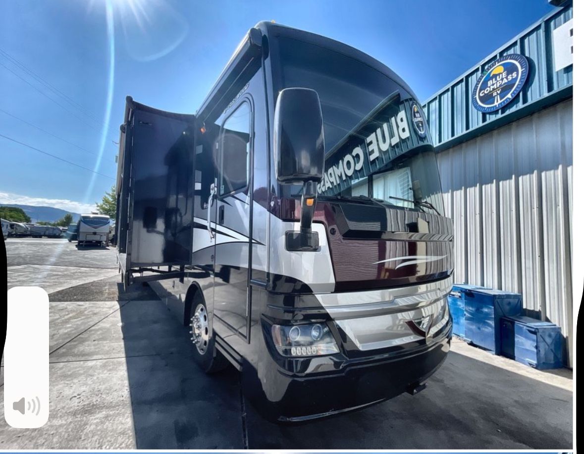 2017 Fleetwood Pace Arrow LXE 38F