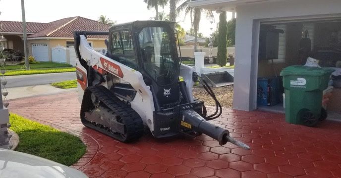 Bobcat Y Camion
