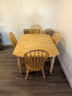 Wood Dining Table with 4 Windsor Chairs