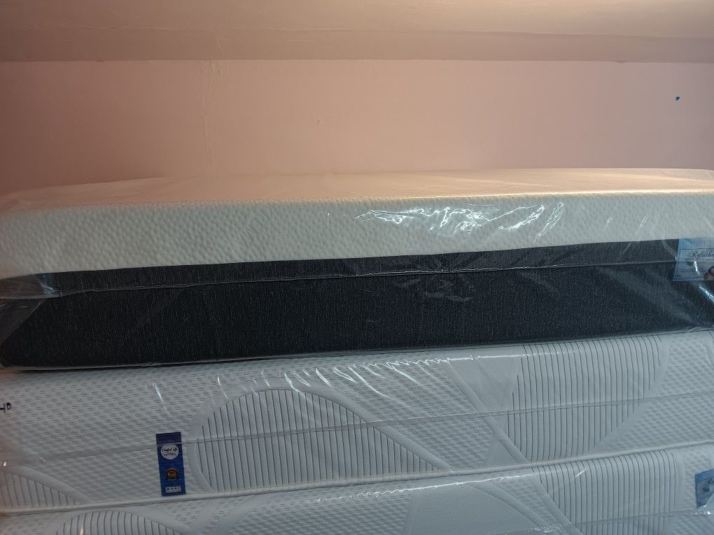 King Memory Foam Mattress Or King Pillow Top Mattress