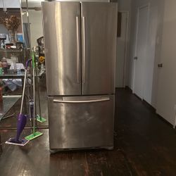 Refrigerator 